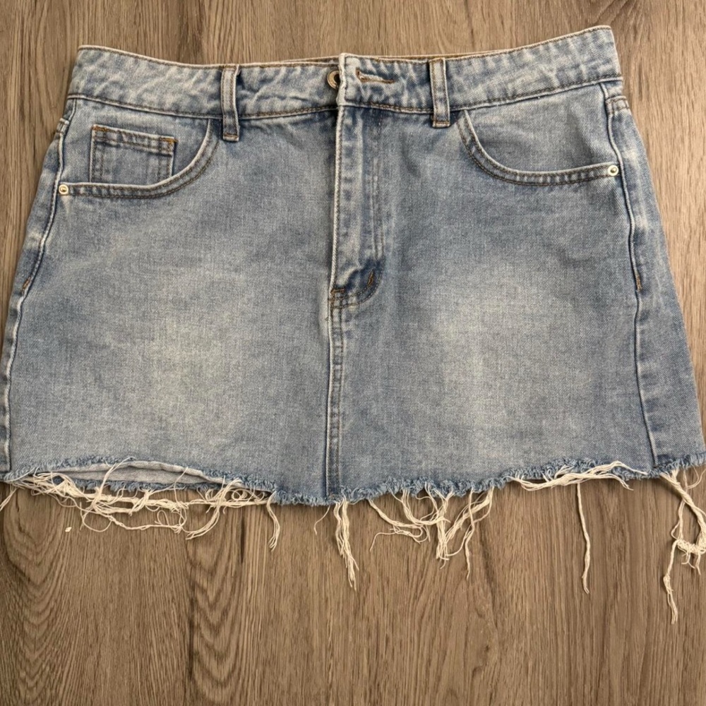 SHEIN Light Blue Frayed Hem Mini Skirt